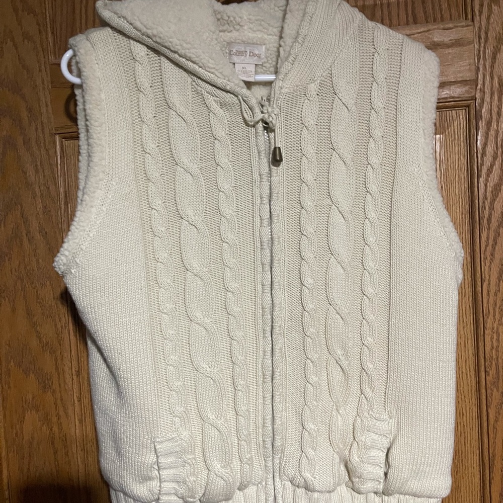 Sweater vest
